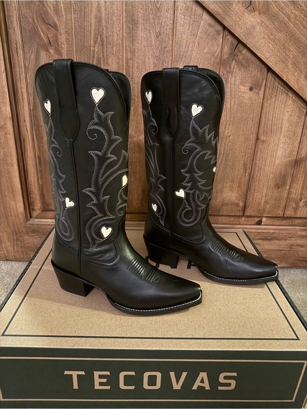 🖤 NWT LIMITED RELEASE Tecovas Annie Hearts Black White Snip Toe Cowgirl Boots. 8
